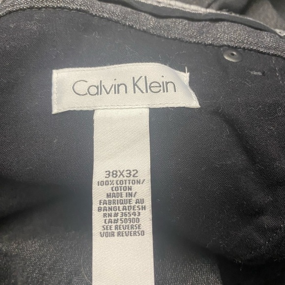 Calvin Klein Men's Move 365 Stretch Wrinkle Resistant Tech Pant in Slim Fit - Picture 4 of 9